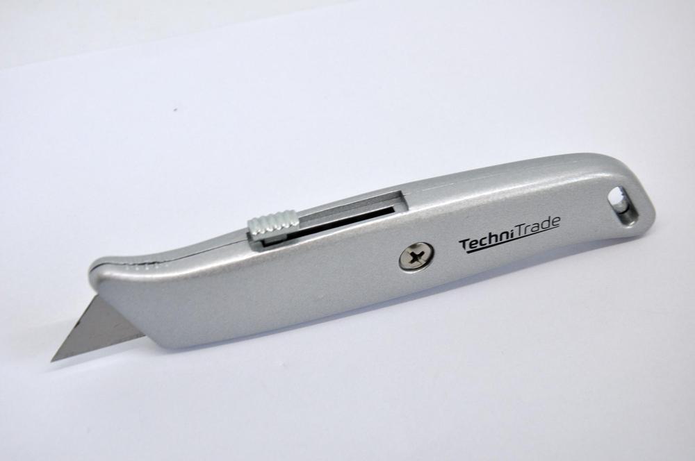 Zasouvací nůž-kovový, TT