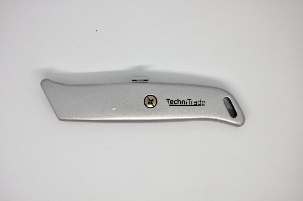 Zasouvací nůž-kovový, TT